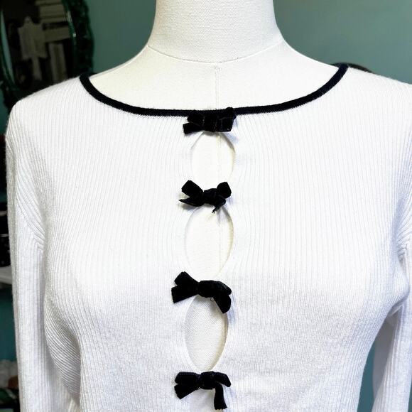 Harper Ivy White Bow Front Sweater XL Black Trim - Picture 4 of 12